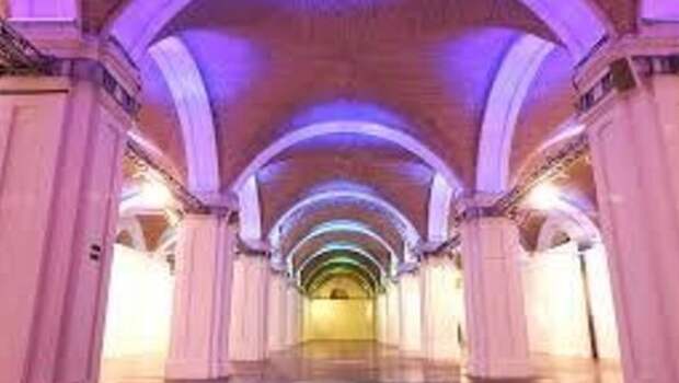 Лувр против Художественного арсенала 