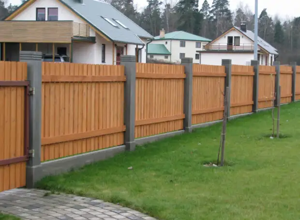 В каких случаях за установку забора на даче могут оштрафовать