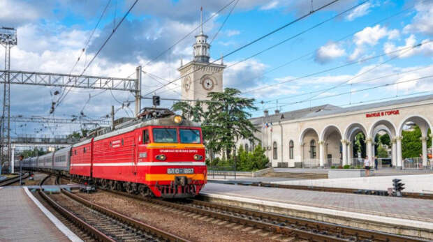 Более 130 тысяч билетов на поезда в Крым поступили в продажу на «бархатный сезон»