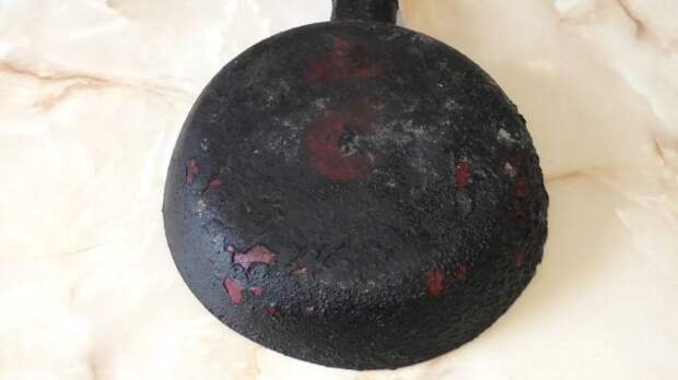 Как очистить сковородку от векового нагара