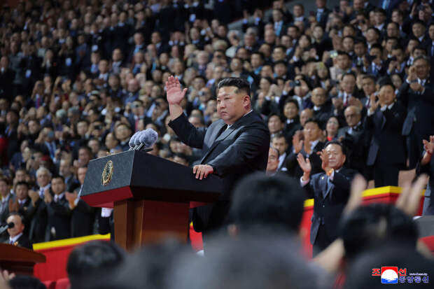 Ким Чен Ын поздравил с Новым годом военных КНДР, служащих в России