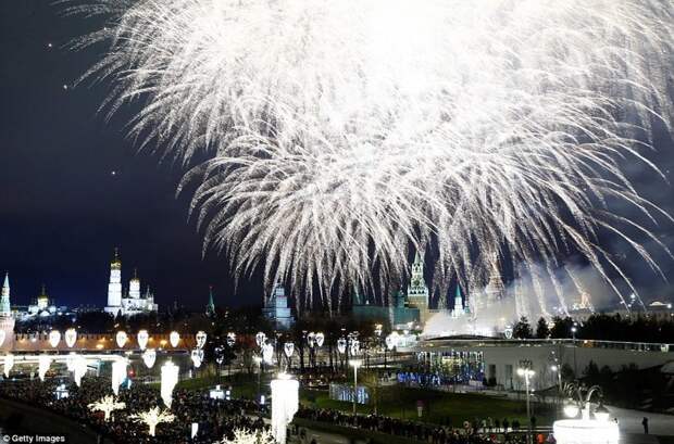 Москва. Фейерверк в районе Большого Каменного моста города мира, новогодний, новый год, новый год 2018, празднование, фейерверк, фейерверки
