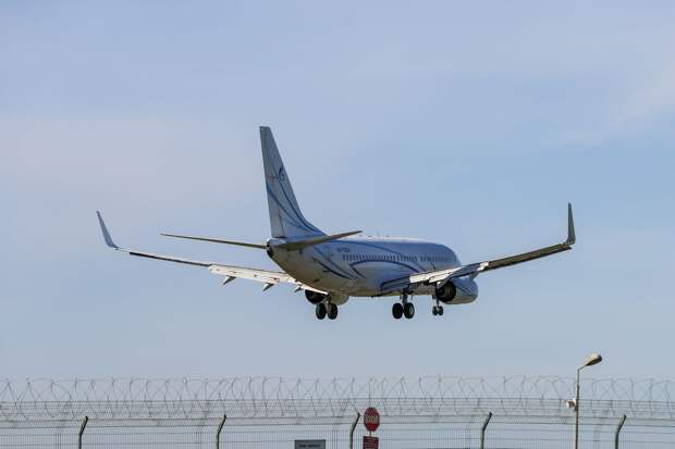 Работу аэропорта Пхукета временно приостановили после жесткой посадки самолета