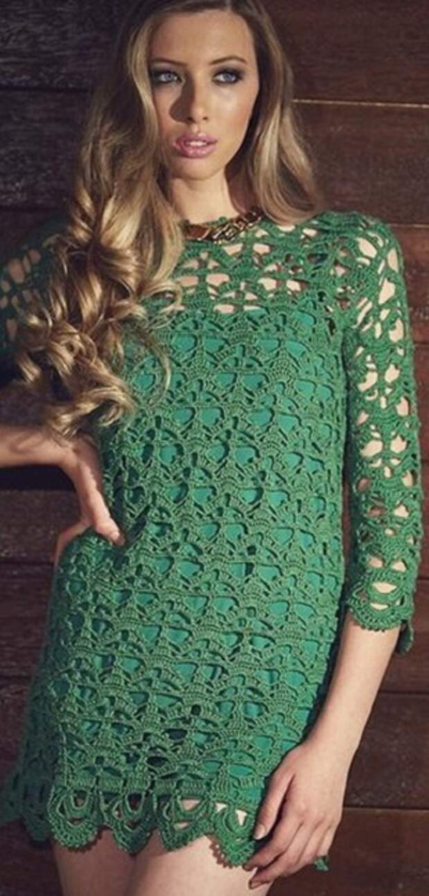 Платье вязаное зеленое