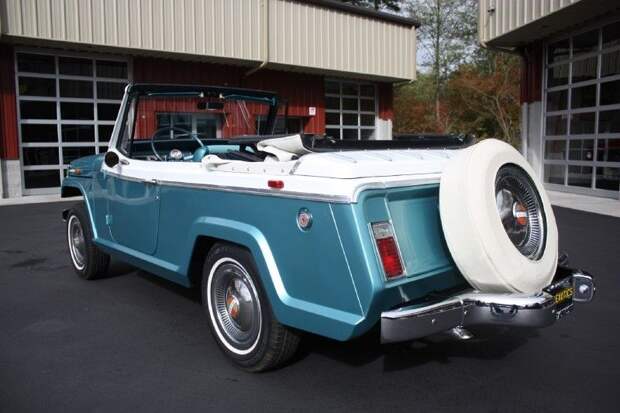 На аукцион выставлен Jeep Jeepster Commando Convertible (53 фото)