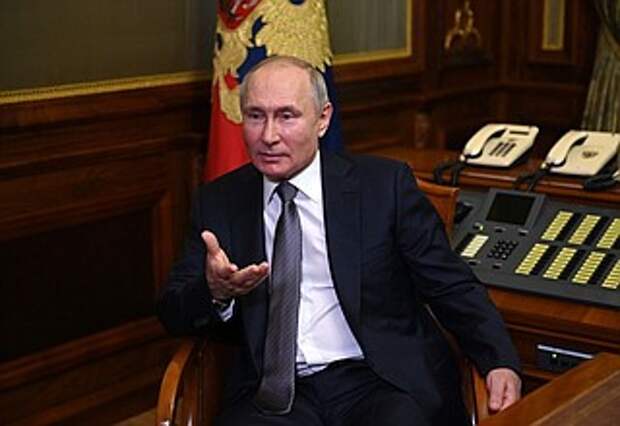 Владимир Путин ответил на вопросы о статье «Об историческом единстве русских и украинцев».