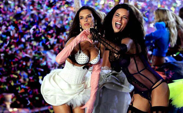 Показ Victoria's Secret 2011