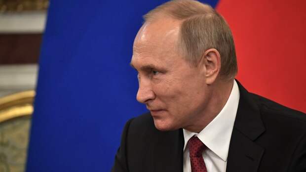 С днем рождения, защитник: Простые сирийцы поздравили Путина надписями на стенах