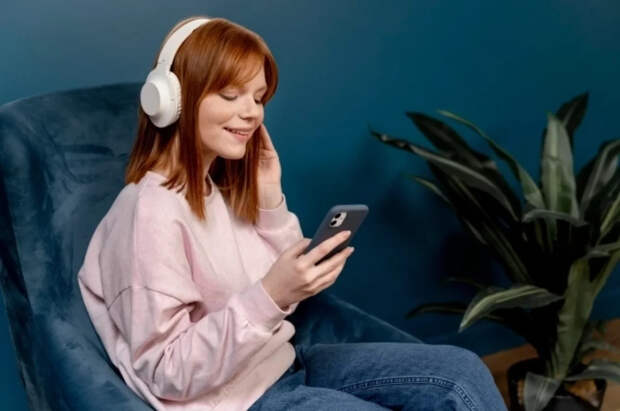 Эксперт Муртазин оценил, могут ли прослушивать через беспроводные наушники