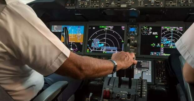 Пилот American Airlines поделился скриншотом зарплаты — у всех  отвисла челюсть