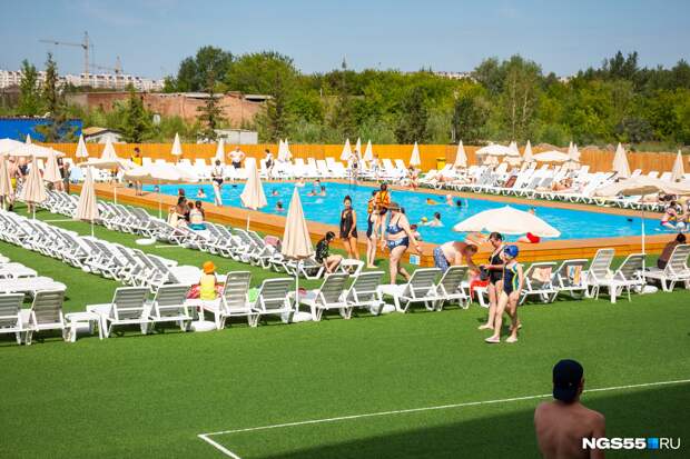 «А можно так не орать в микрофон?»: жители Амура-2 пожаловались в полицию на ночную вечеринку аквапарка