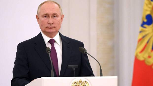 Путин выразил надежду на конструктивный диалог РФ и ФРГ после избрания Шольца канцлером