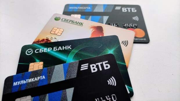 "Закручивание гаек". Зачем государство усиливает контроль за банковскими переводами