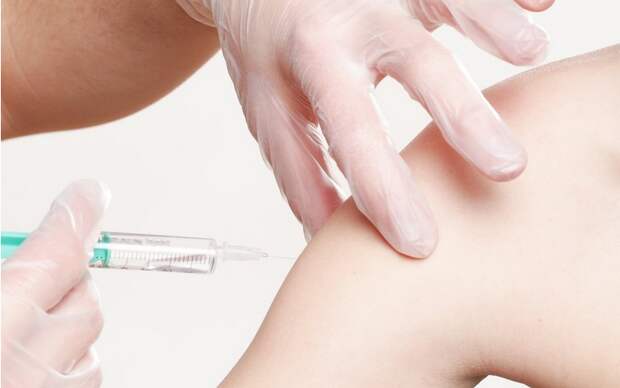В России зарегистрирована пятая вакцина от COVID-19 "ЭпиВакКорона-Н"