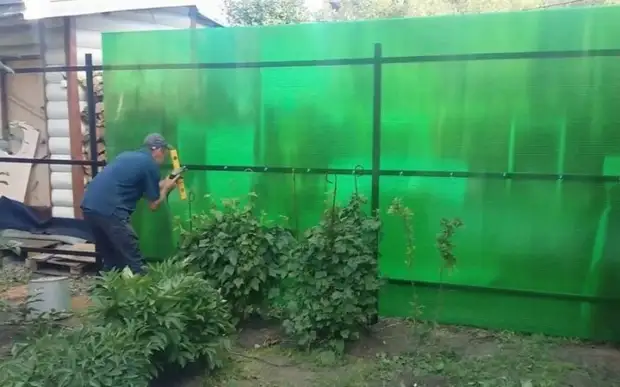 В каких случаях за установку забора на даче могут оштрафовать