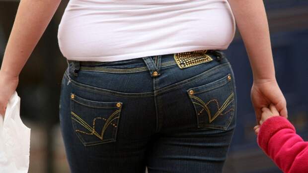 Женщина в тесных джинсах. /Фото: news.images.itv.com