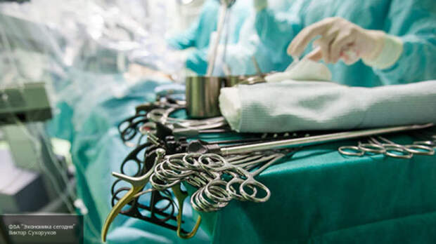Британский гинеколог снимал пациенток на камеру, которая была спрятана в его очках