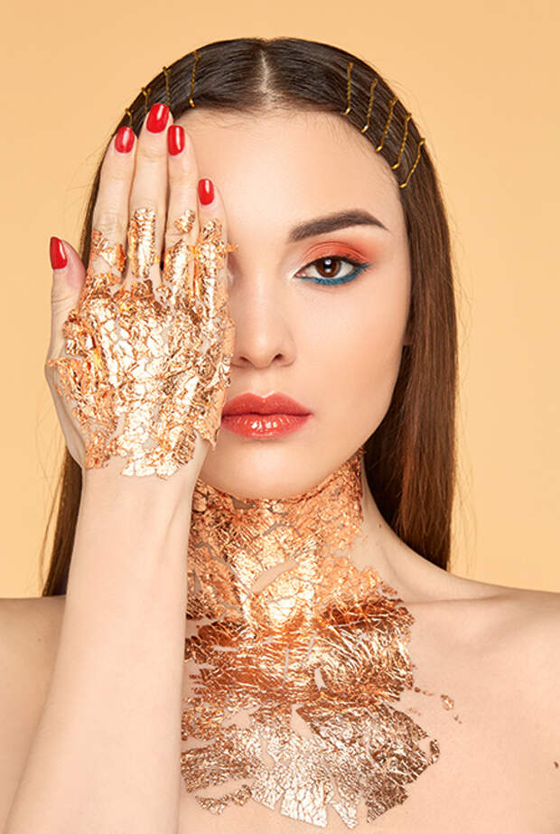 Вечерний макияж от актрис "Гоголь-центра" Марии Селезневой, Риты Крон и Светланы Мамрешевой