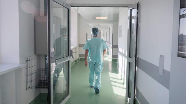 Еще одного пациента, вылечившегося от коронавируса, выписали из московской больницы