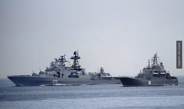 Экс-посол заявил о желании США лишить Россию сильных армии и флота