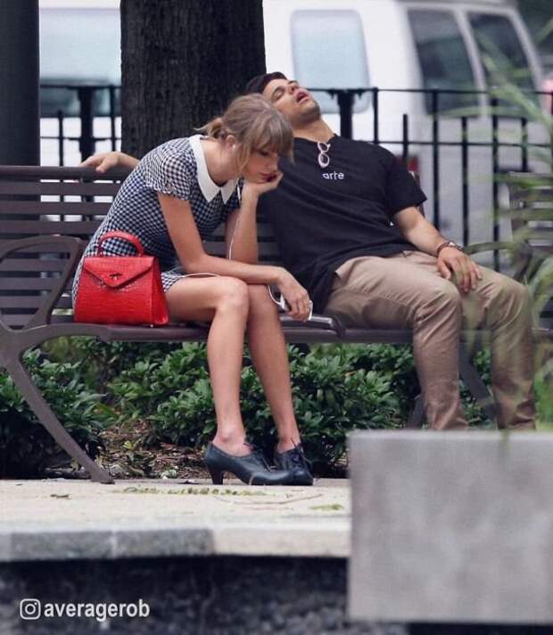 Мастер фотошопа дремлет в компании знаменитостей Мастер фотошопа дремлет в компании знаменитостей