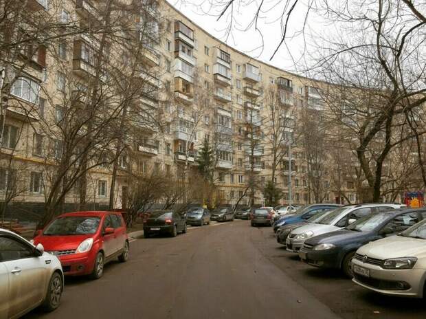 Находить нужный подъезд тоже сложно. Фото: kirill_moiseev/ic.pics.livejournal.com