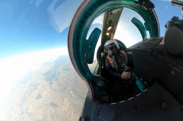 Самолеты МиГ-31 с ракетами «Кинжал» совершили полет над Японским морем