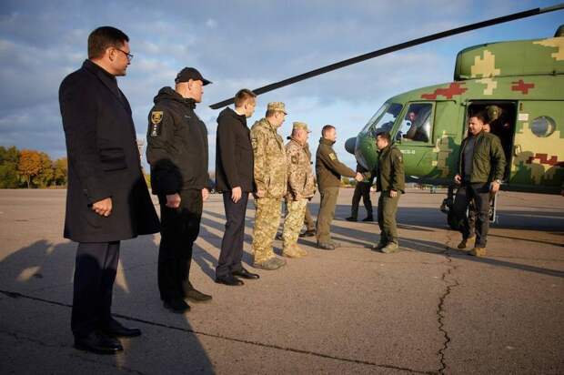 Зеленский снова поехал на Донбасс