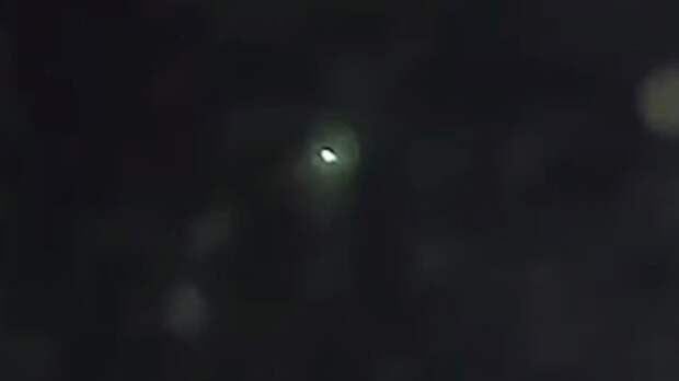 Загадочный зеленый "метеорит" в небе увидели жители Перми