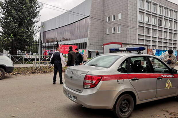 Продолживший лекцию во время стрельбы профессор объяснил свои действия