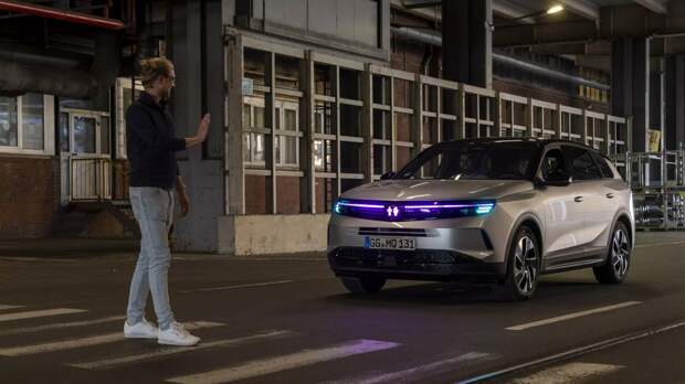 Opel Grandland научили общаться с пешеходами