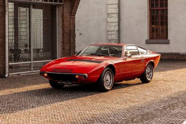 Африканский ураган Maserati Khamsin с тремя вариантами задней части