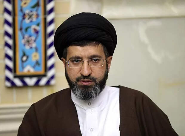 Чудо в 9:30: как Моджтаба Хаменеи выжил, но потерял семью, а отец считал его «не очень умным»