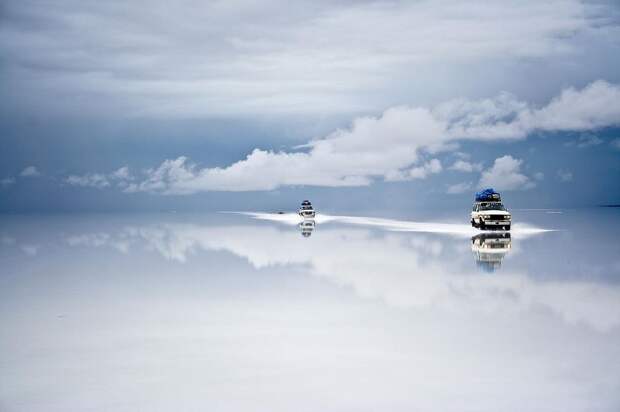 Озеро Солончак Уюни, Боливия (Salar de Uyuni, Bolivia) - самое большое соленое озеро во всем мире Озеро Солончак Уюни, Боливия (Salar de Uyuni, Bolivia) - самое большое соленое озеро во всем мире