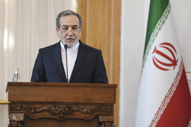 Арагчи: целями атак Ирана станут военные США в гостиницах стран Ближнего Востока