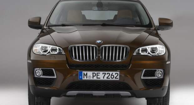 Эксперты провели обзор тест-драйва купе-образного кроссовера BMW X6 2022 года