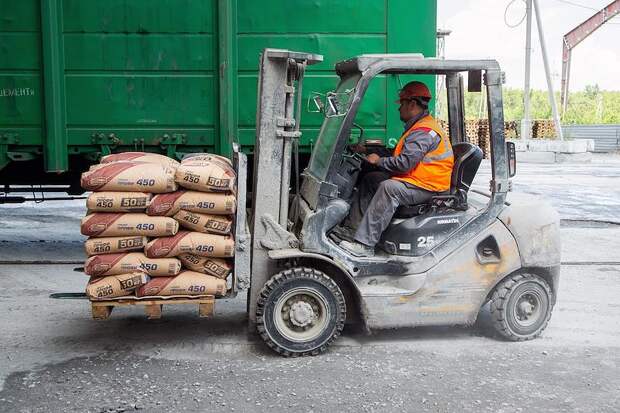 Потреблению цемента в России предсказали обвал