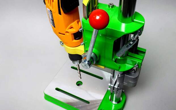 В гараже пригодится: выбрали лучшие стойки для электродрели