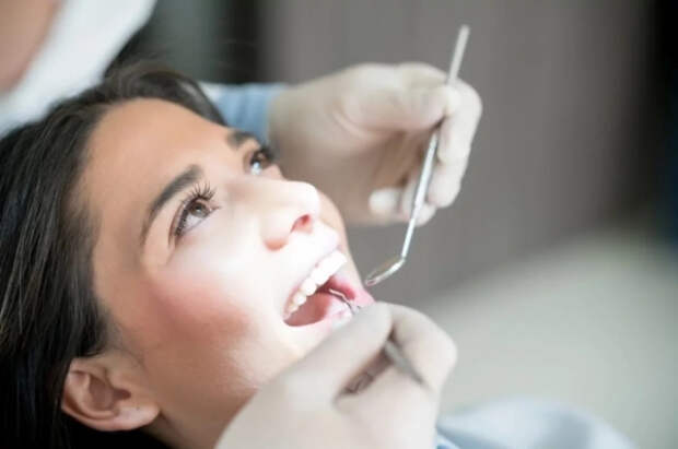 Стоматолог Григорян назвала опасные последствия удаления зуба мудрости