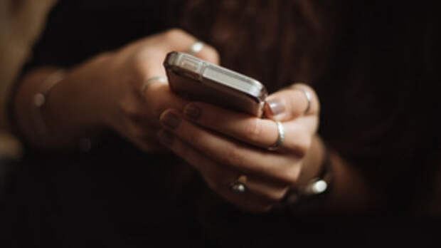 Мобильный телефон / Фото: unsplash.com / Priscilla Du Preez