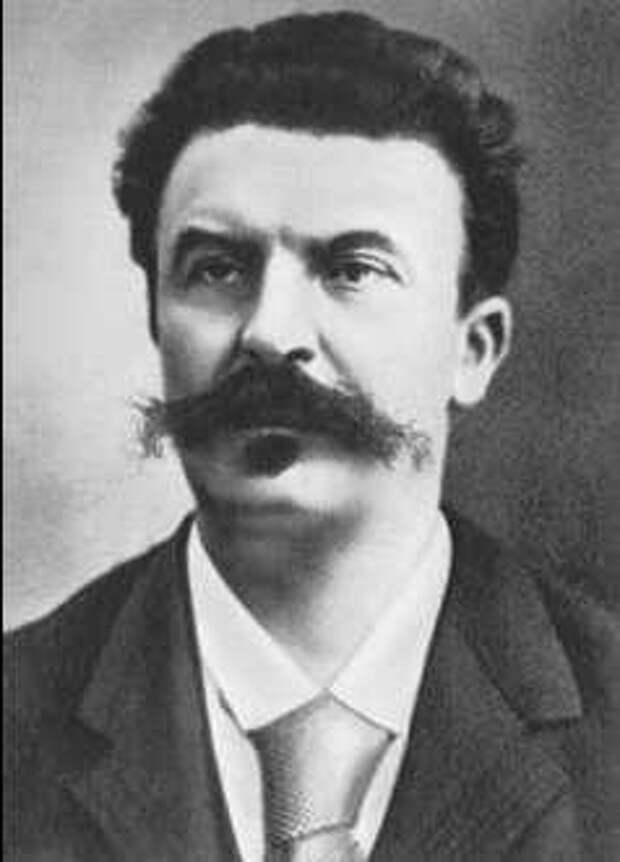 Ги де Мопассан писатель. Ги де Мопассан портрет. Guy de Maupassant в полный рост. Ги де Мопассан родители.