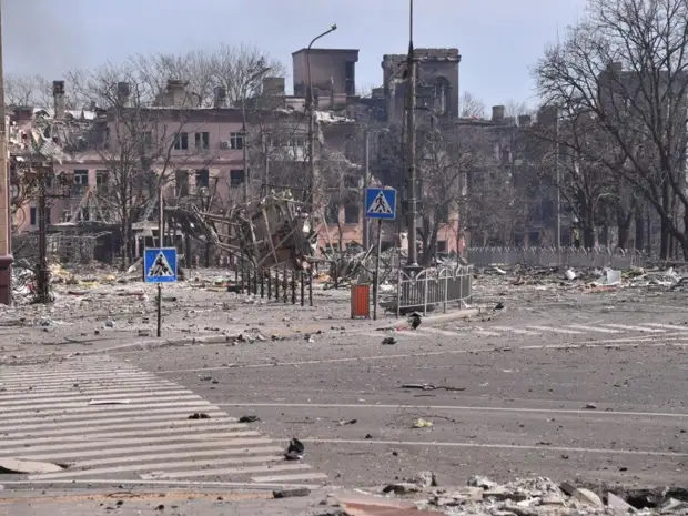 Новый мэр Мариуполя о восстановлении города: накормим людей, уберём тела