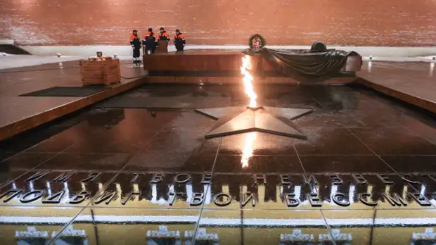 В Александровском саду состоялась встреча советских ветеранов с ветеранами стран-союзниц