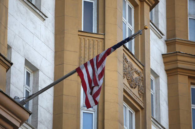 Американский генерал объяснил, почему США не скинули бомбу на объект в Иране