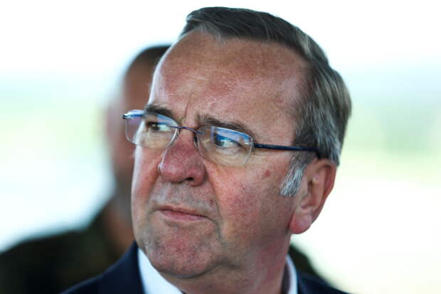 Министр обороны Германии обвинил Россию в несерьезности