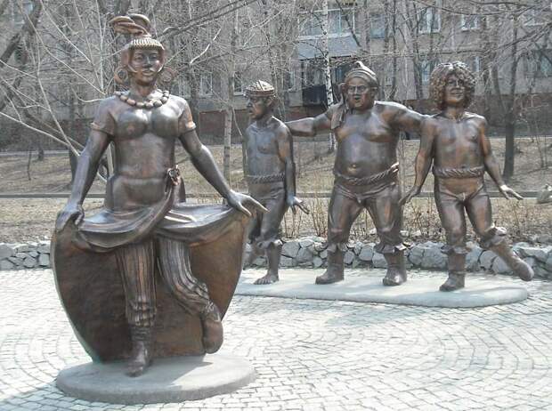 209 Памятник разбойникам из «Бременских музыкантов» (Хабаровск, Россия)
