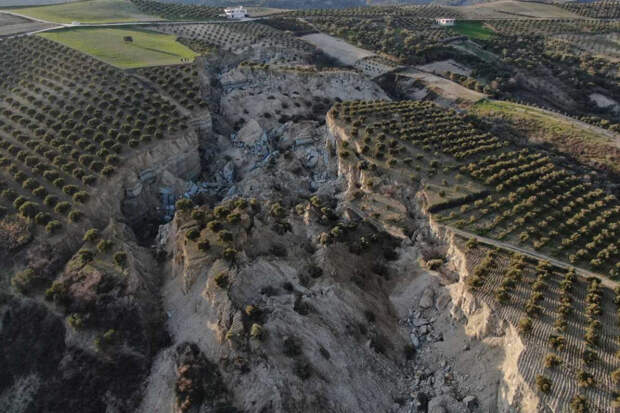 Hatay'da deprem sonrası dehşete düşüren görüntü