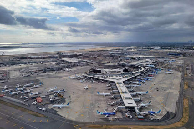 NYP: бездомные терроризируют туристов в аэропорту Нью-Йорка