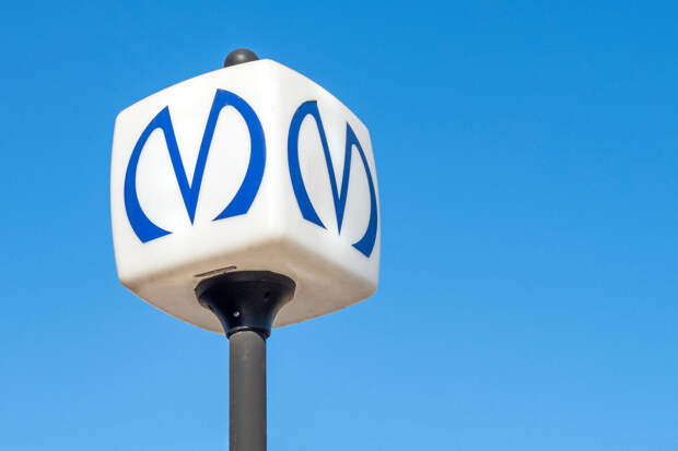 В Петербурге врачи спасли руку трехлетней девочки, зажатую в эскалаторе метро