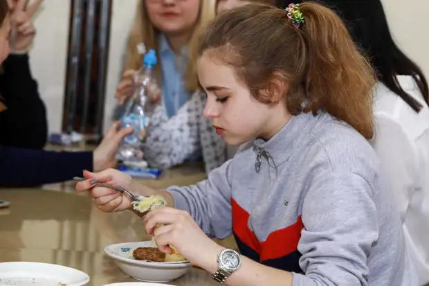 В Ростове родители возмущены резким подорожанием школьных обедов